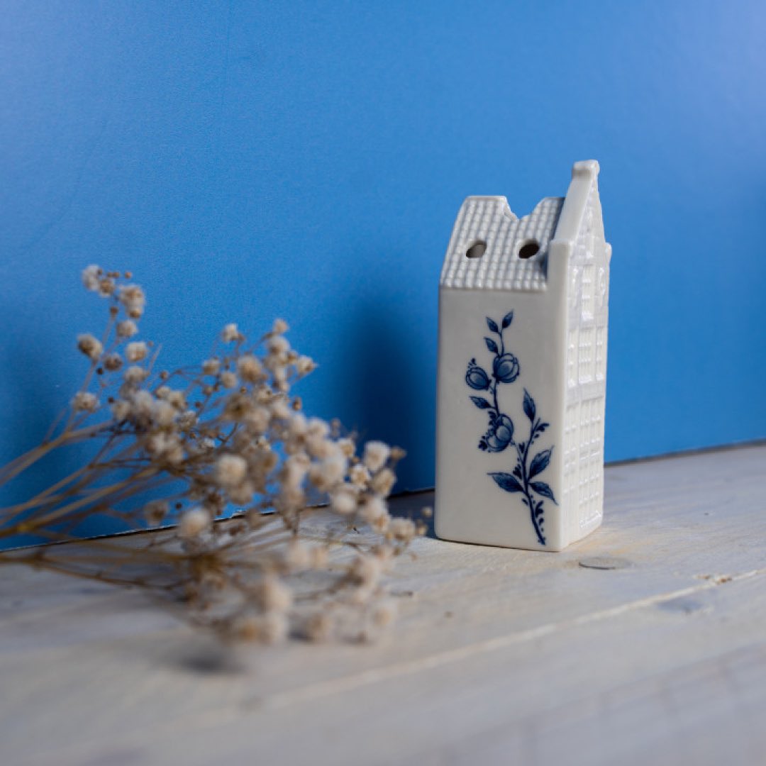 Floral Spout House