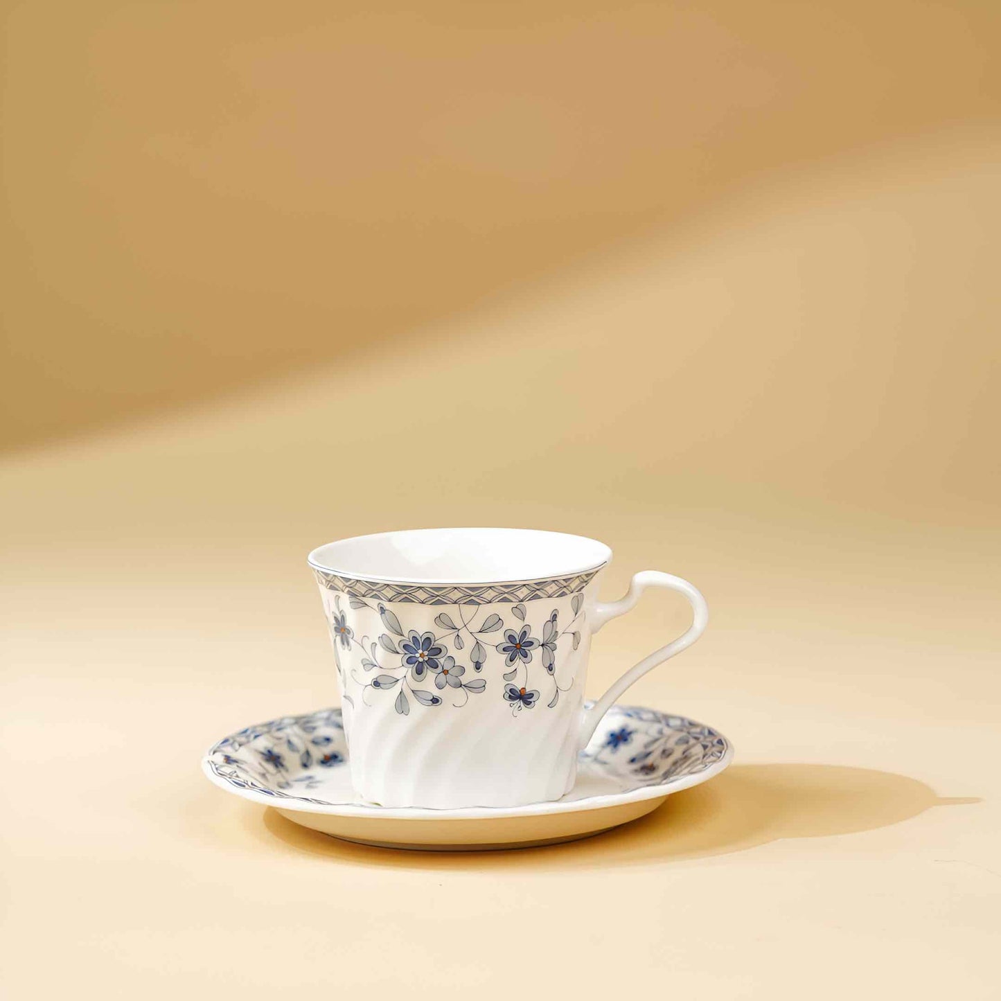 Emi Tea Cup Set with Saucers (Set of 5)