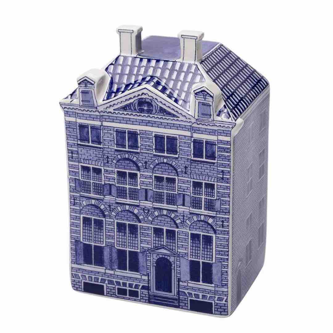 Detailed Delft Blue Rembrandt House