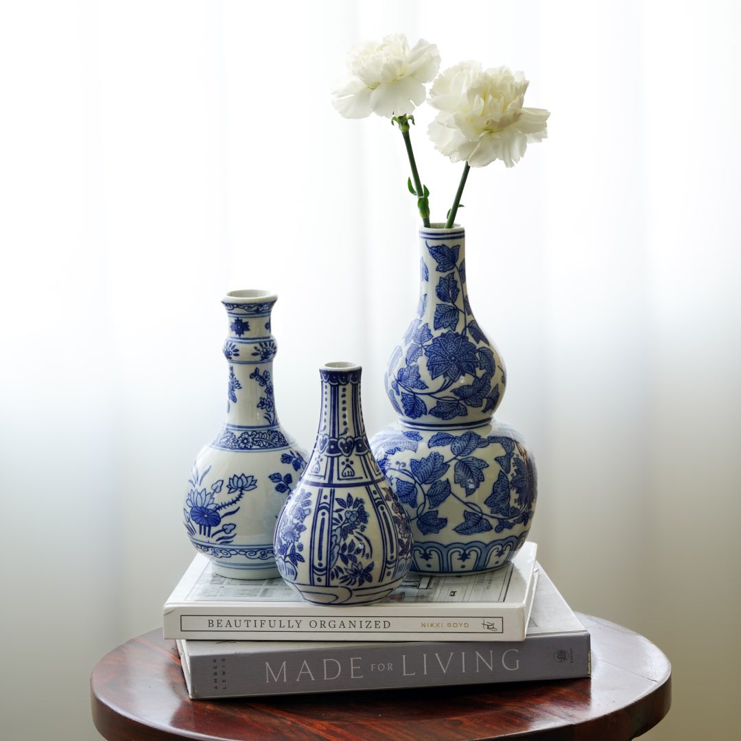 Cerulean Lotus Delft Vase (Hand Painted)