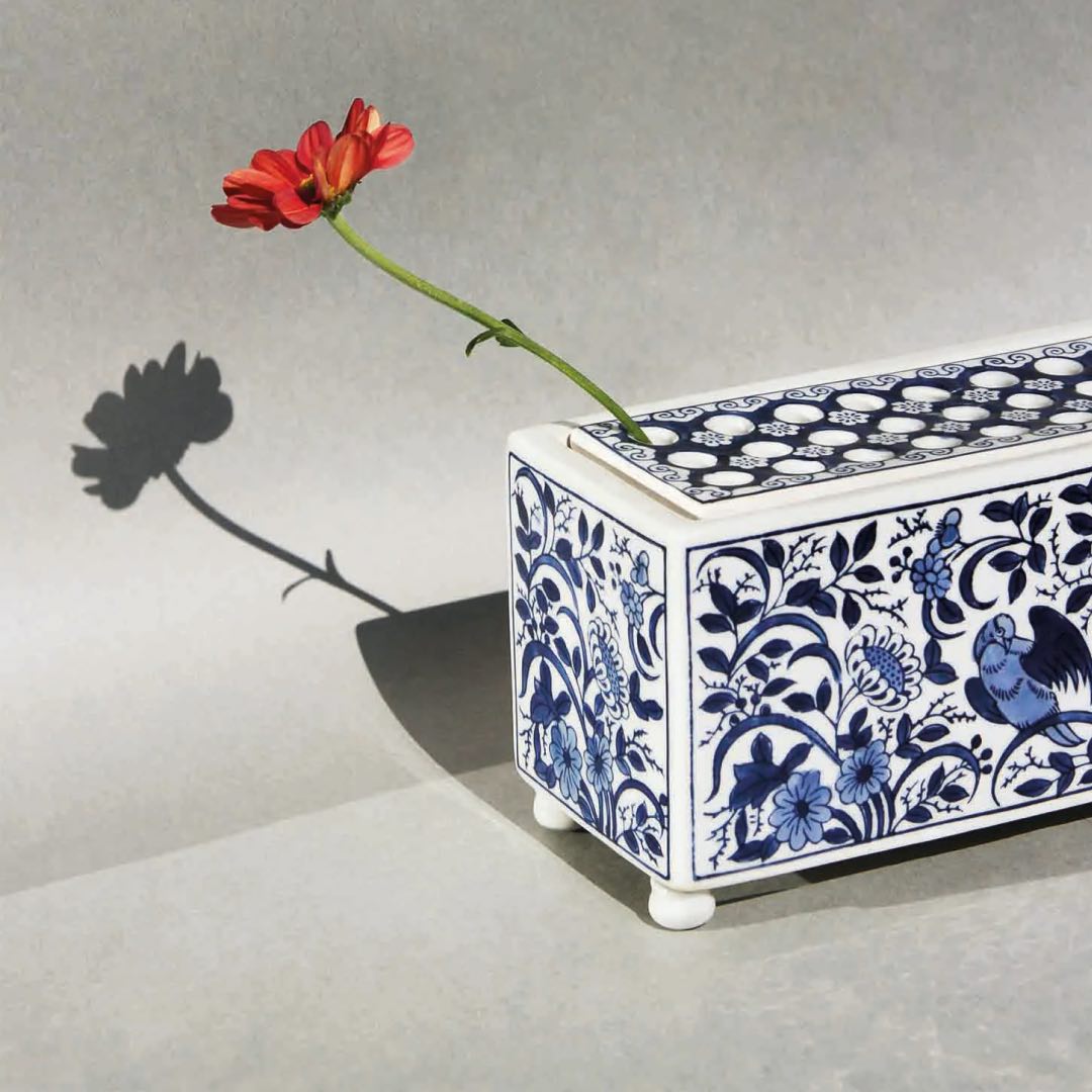 Delft Vase: The Flowerbrick