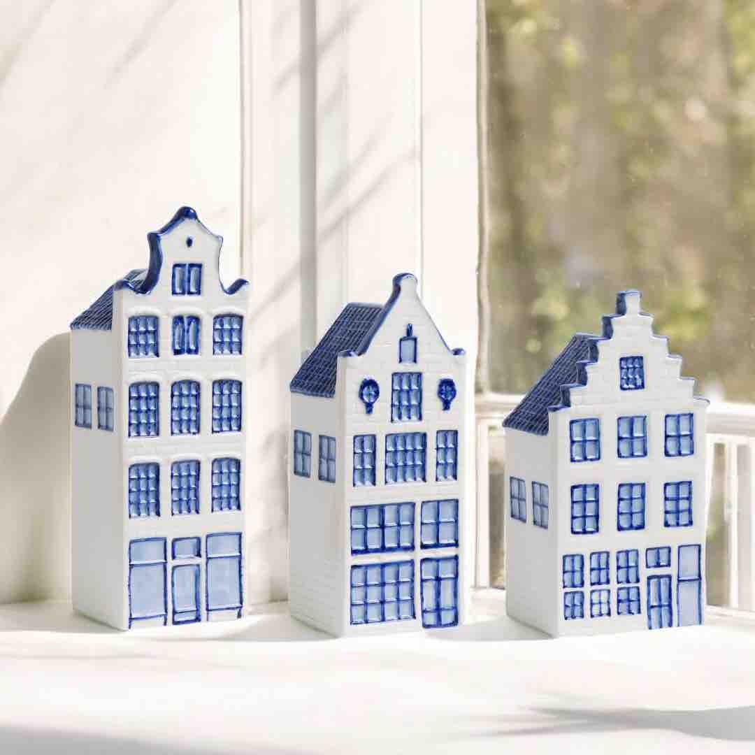 Neck Gable Delft Blue House (Hand-painted)